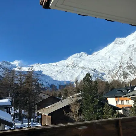 シャレー Stilvolle Grosszuegige 7.5 Zi Maisonette 10 Pers