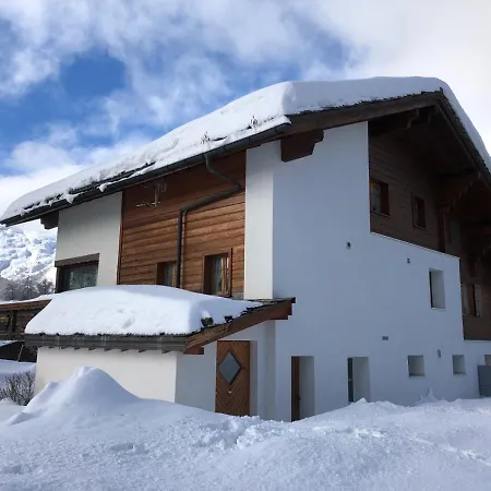 Chalet Stilvolle Grosszuegige 7.5 Zi Maisonette 10 Pers