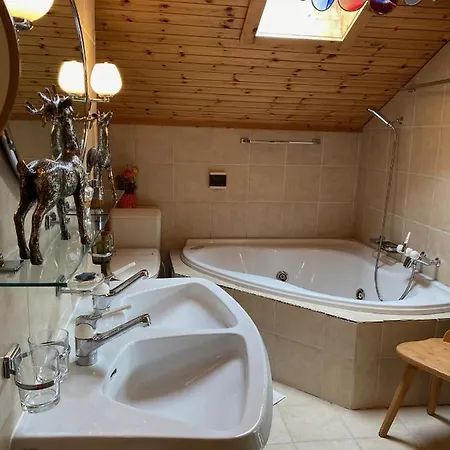 Stilvolle Grosszuegige 7.5 Zi Maisonette 10 Pers Chalet *