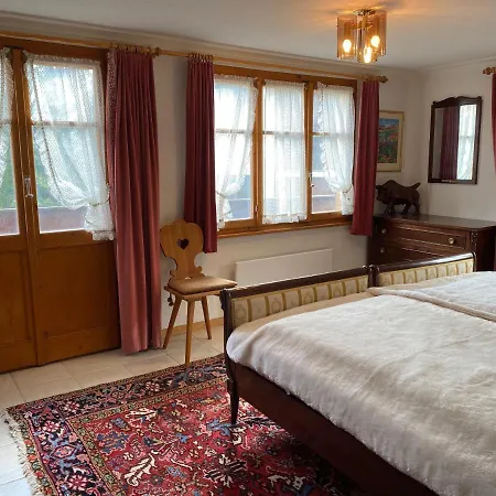 Stilvolle Grosszuegige 7.5 Zi Maisonette 10 Pers Chalet