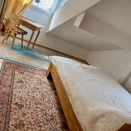 Stilvolle Grosszuegige 7.5 Zi Maisonette 10 Pers *