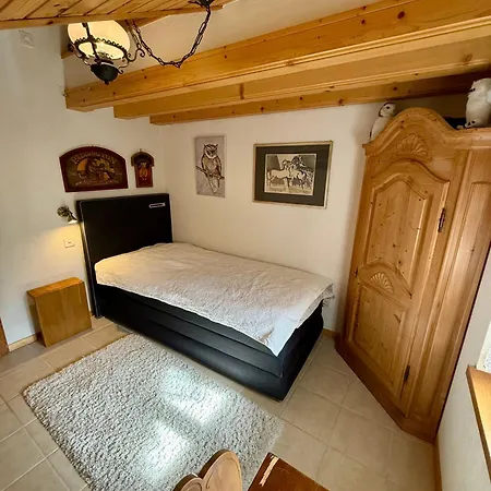 シャレー Stilvolle Grosszuegige 7.5 Zi Maisonette 10 Pers